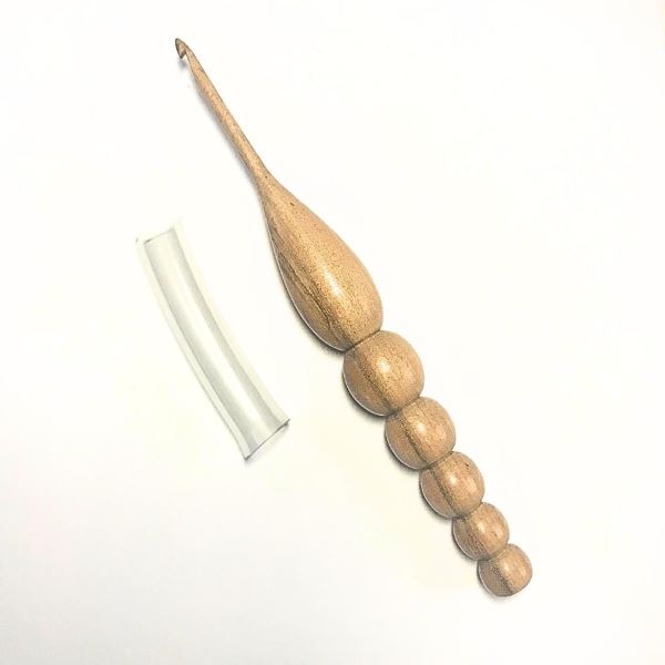 wooden crochet hook with ergonomical handle and protective sheath