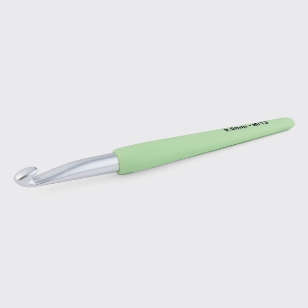 Waves soft grip crochet hook 9mm